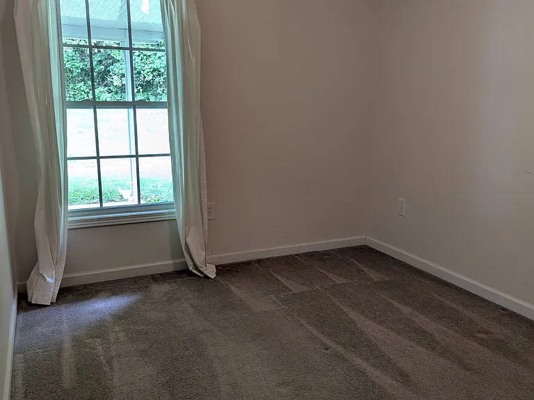 BR 2 (has closet)