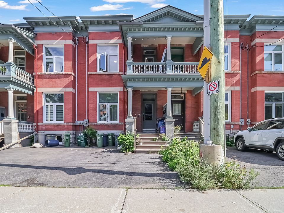 1st image of 454 McLeod St #1