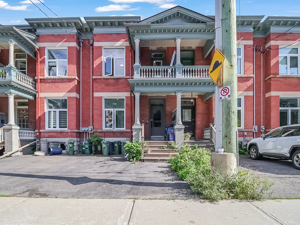 454 McLeod St #1