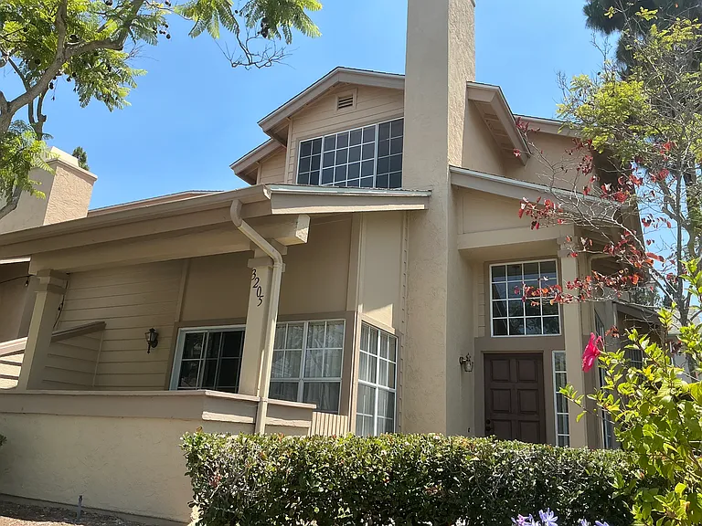 3205 E Fox Run Way — Photo 1
