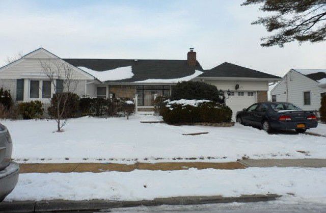 1st image of 676 Doblin St