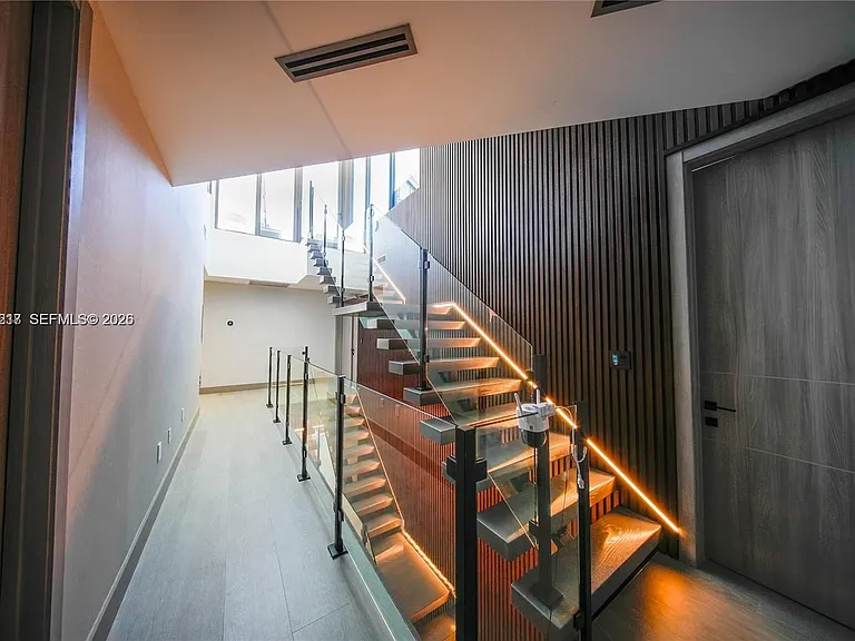 7520 W Treasure Dr — Photo 9