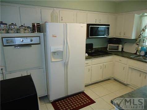2nd image of 211 Fairway E