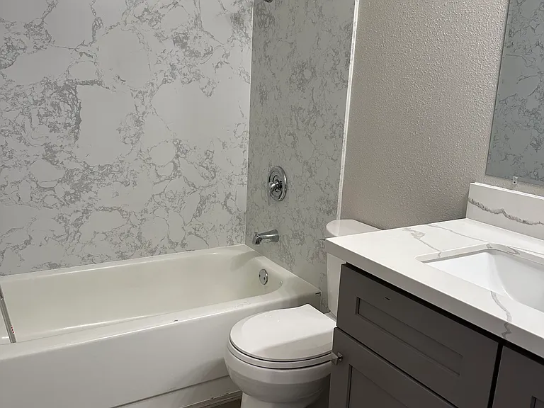 424 Frontage Rd #2 — Photo 7