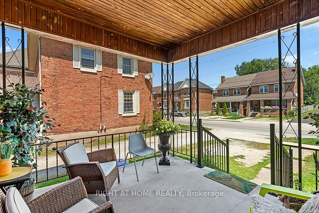 2 bed, $1,800 — Photo 3