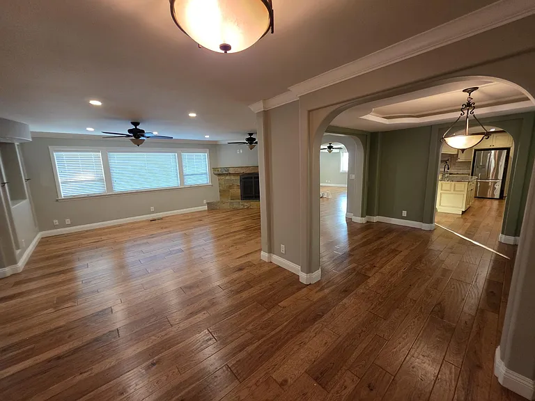 Entryway & Dining