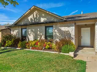 809 Sandalwood Ln, Arlington, TX 76017