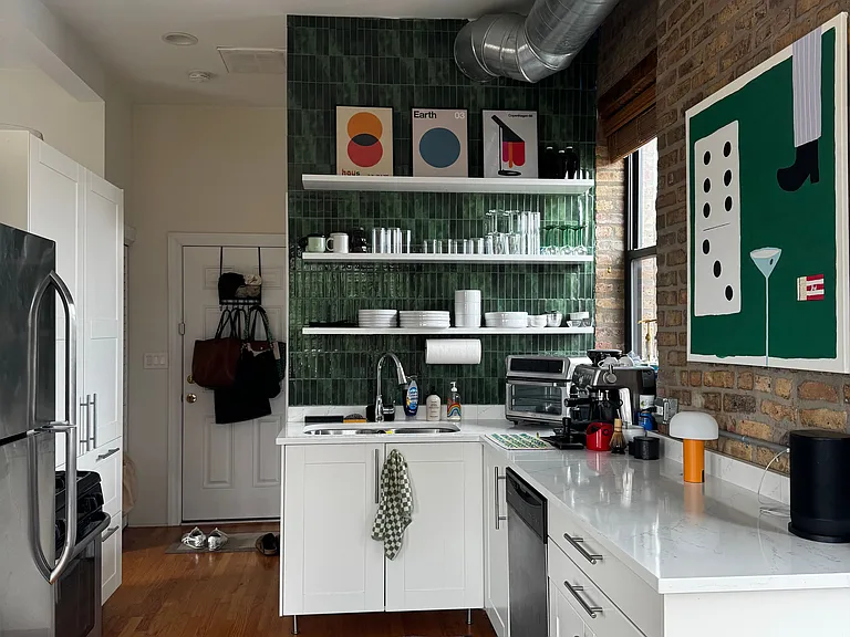1351 N Greenview Ave #3R — Photo 3