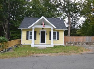 73 Glenwood Ave, Middlebury, CT 06762