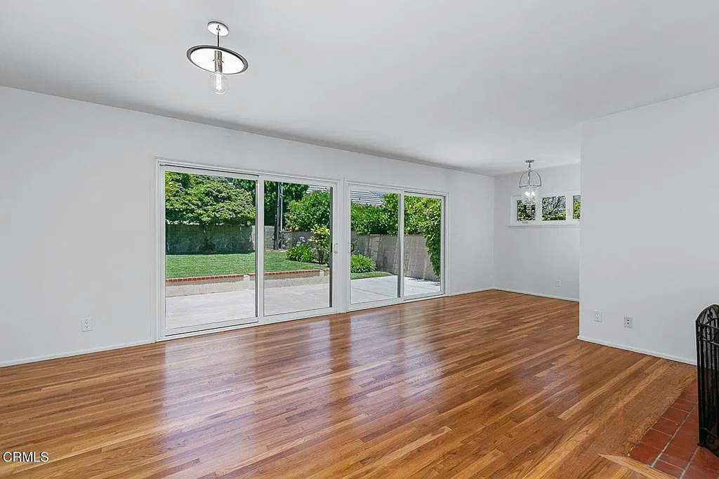 3 bed, 2.0 bath, 1304 sqft, $6,500 — Photo 3