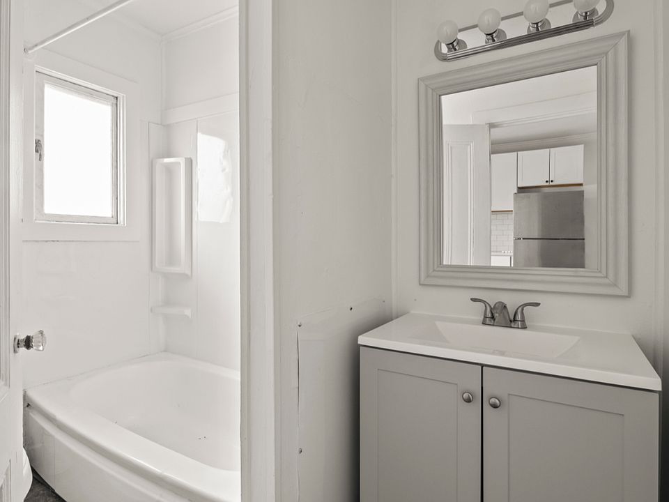 1st image of 5000 Oak Crest Courtyard #52-5