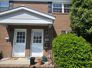 400 Davie Rd APT 39, Carrboro, NC 27510