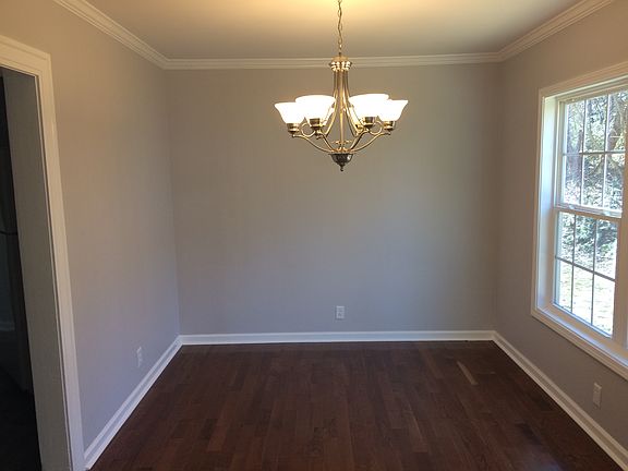 4th image of 1103 W Crawford St