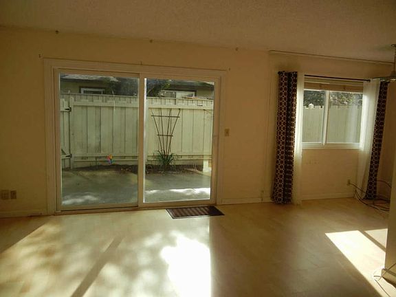 4th image of 119 Flynn Ave APT A