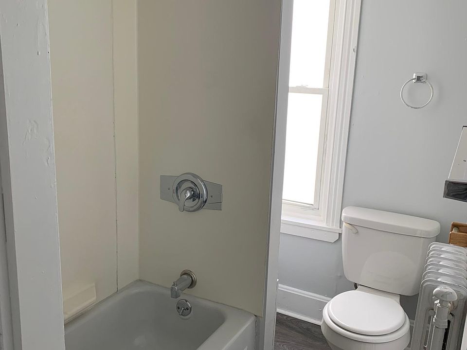 1st image of 1122 Lancaster Ave