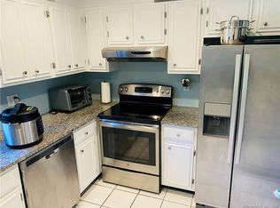 31 Riverview Dr #31, Bridgeport, CT 06606