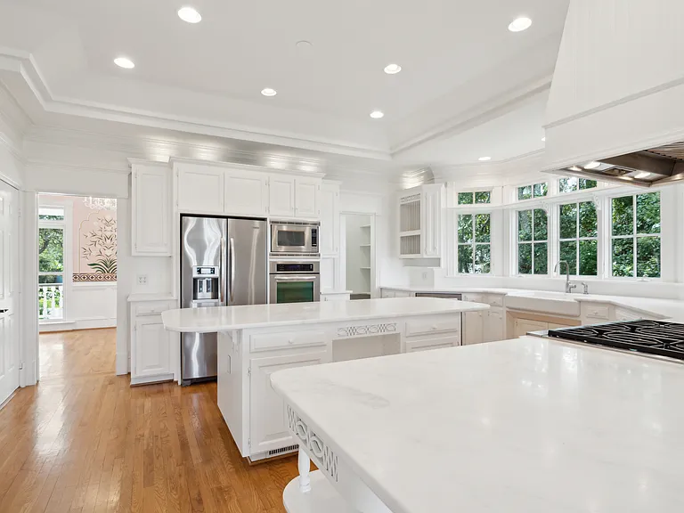 835 Bridge Point Cir — Photo 23