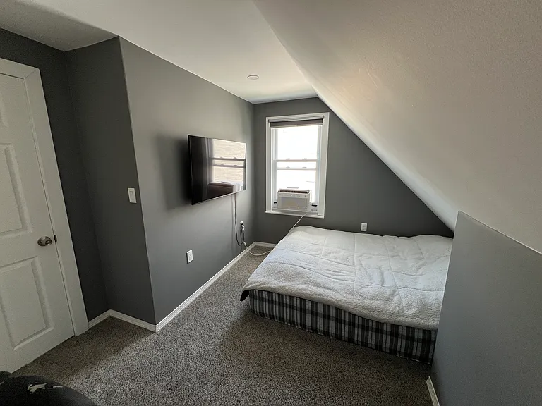 150 Grant St #1 — Photo 16