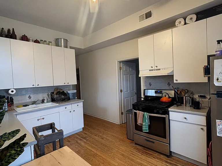 857 N Marshfield Ave #3 — Photo 4