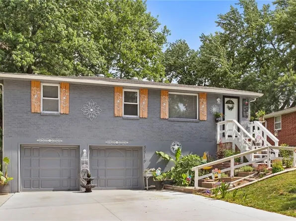 5816 NE 45th St, Kansas City, MO 64117