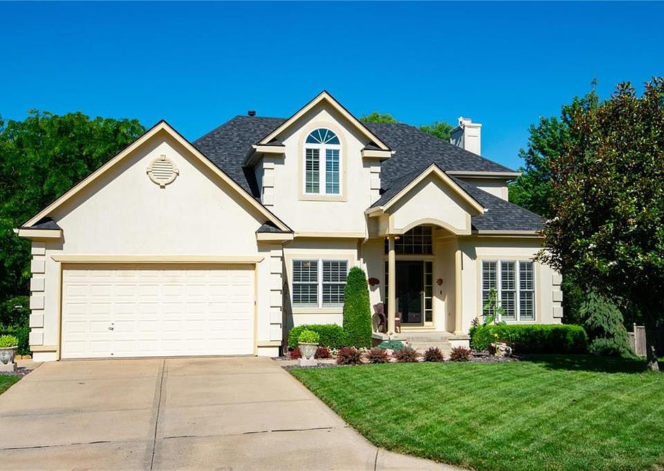 1st image of 110 Broadmoor Dr