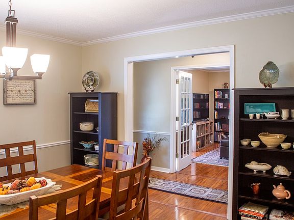 4th image of 206 Woodlawn Dr