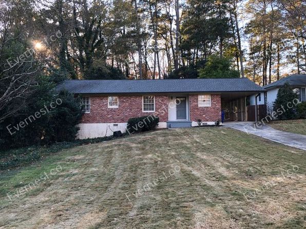 1915 Fairway Cir