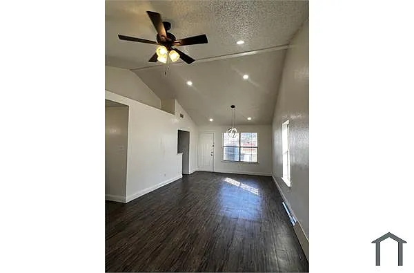 Building Photo - 9417 Tara Ln