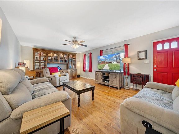 4th image of 99 Wyndale Dr