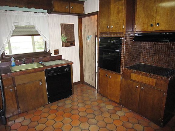 5th image of 23941 W Grand Ave