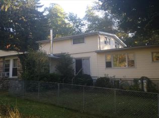 1 Goodwine Ln, Salisbury Mills, NY 12577