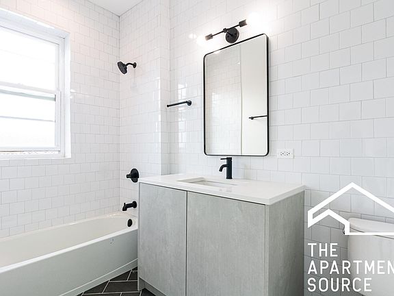 5th image of 6341 N Wayne Ave #2N