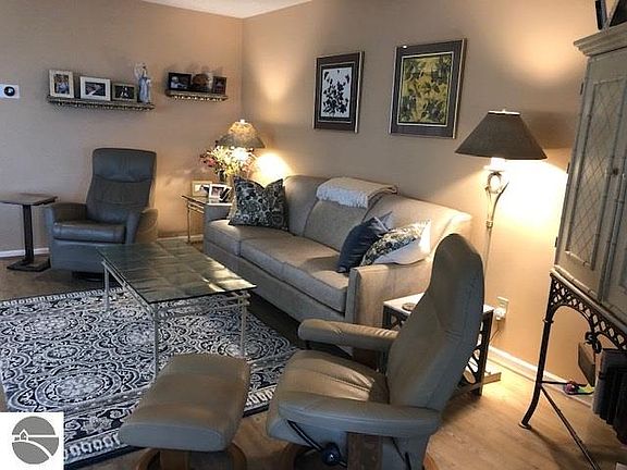 3rd image of 9202 N Bayshore Dr