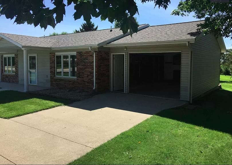 2nd image of 818 N Sunset St #818