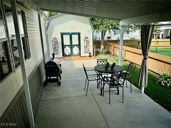 4th image of 209 Pin Oak Cir