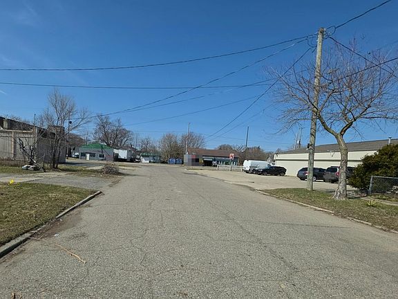 4th image of 939 Vermilya Ave