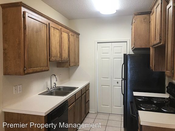 4th image of 159 Paula Dr #2