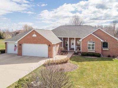 N8390 Royce Ct, MENASHA, WI, 54952