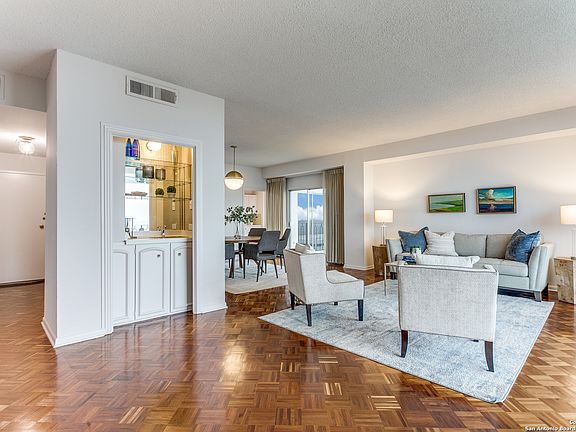 3rd image of 700 E HILDEBRAND AVE #501
