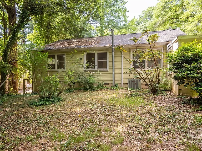 175 Habersham Way — Photo 42