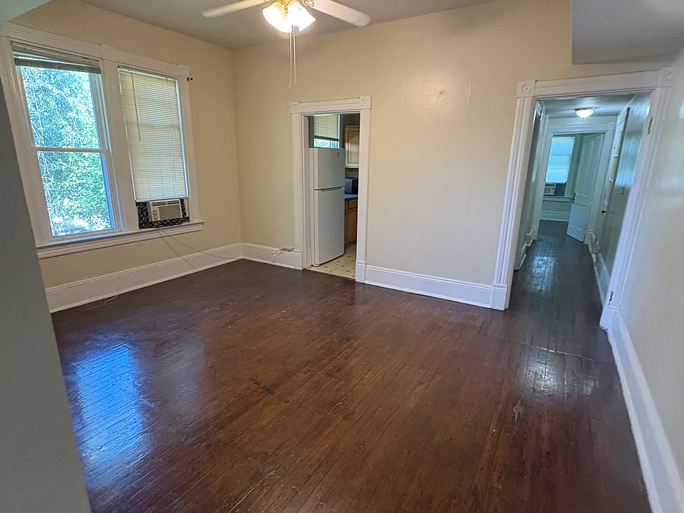 406 E Spencer St #3