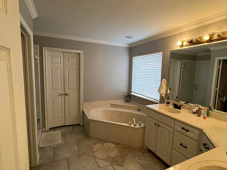 2708 Willow Creek Ct — Photo 17
