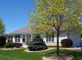 N96W14140 Knollcrest Cir, Germantown, WI 53022