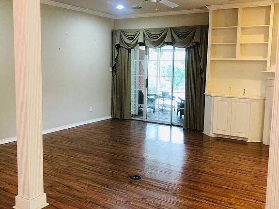 4th image of 200 Knoll Creek Cir