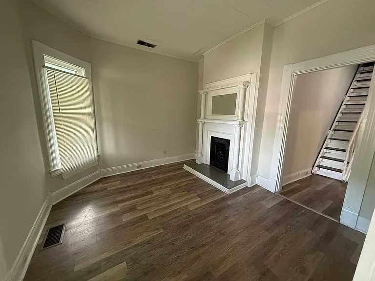 376 Park Ave — Photo 42