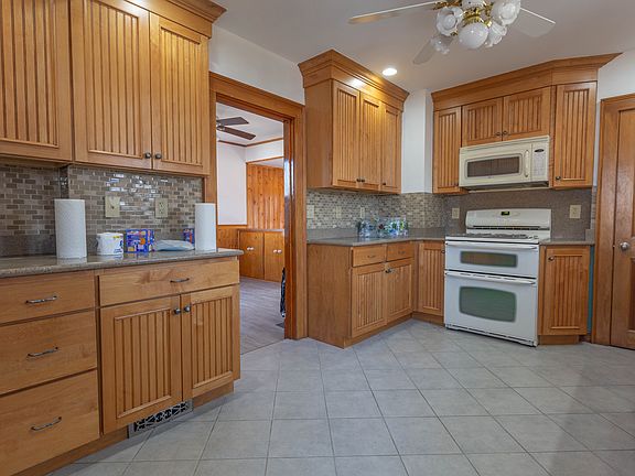 5th image of 14 Vanness Rd