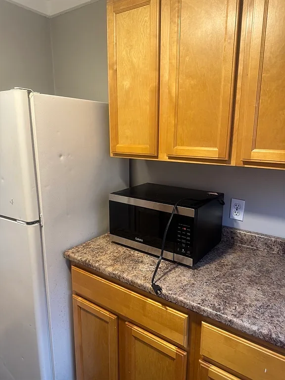 1 bed, 1.0 bath, 450 sqft, $1,700 — Photo 2