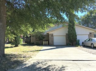 88 4th St, Shalimar, FL 32579