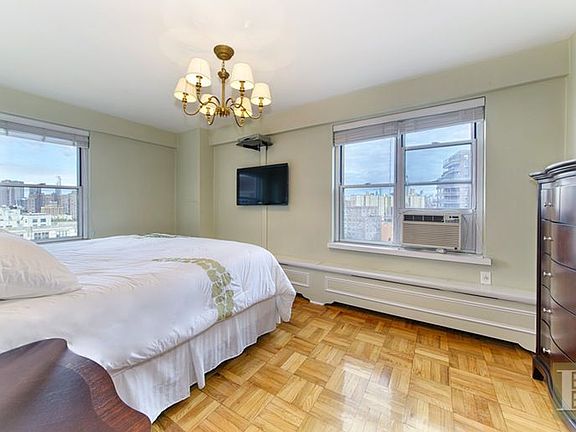 4th image of 573 Grand St APT D1401