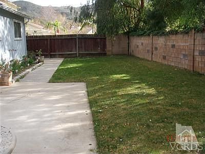 RE-DESIGN THIS YARD.